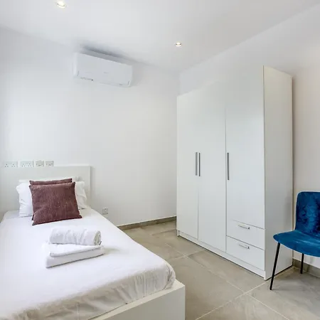Beautiful Fully Equipped With Private Terrace By 360 Estates Apartman