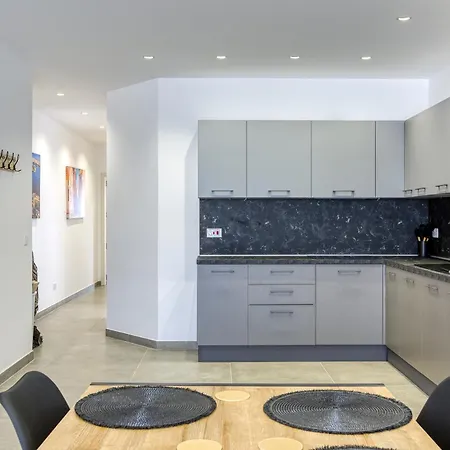 شقة Beautiful Fully Equipped With Private Terrace By 360 Estates أتارد