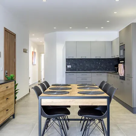 شقة Beautiful Fully Equipped With Private Terrace By 360 Estates أتارد